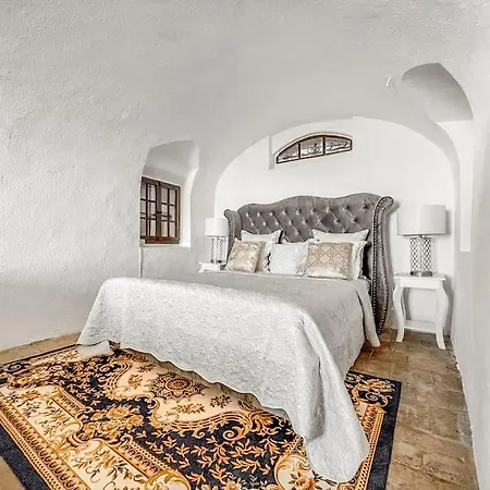 Brilliant In Chateau Du Chatelard