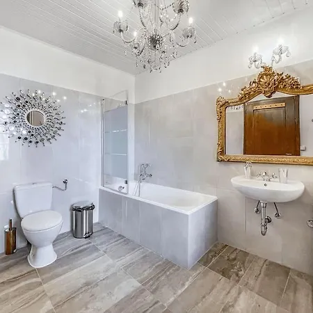 Brilliant In Chateau Du Chatelard